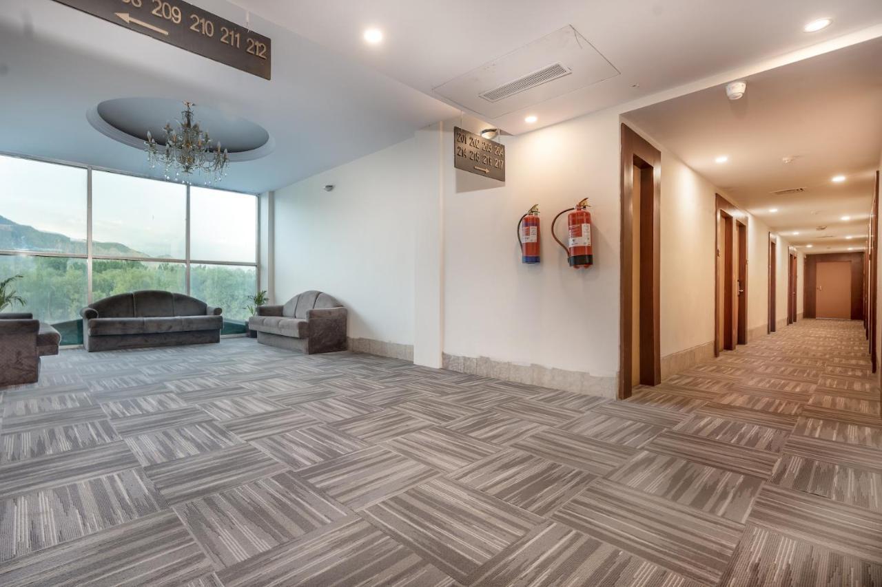 Hôtel The Chinar Srinagar Extérieur photo