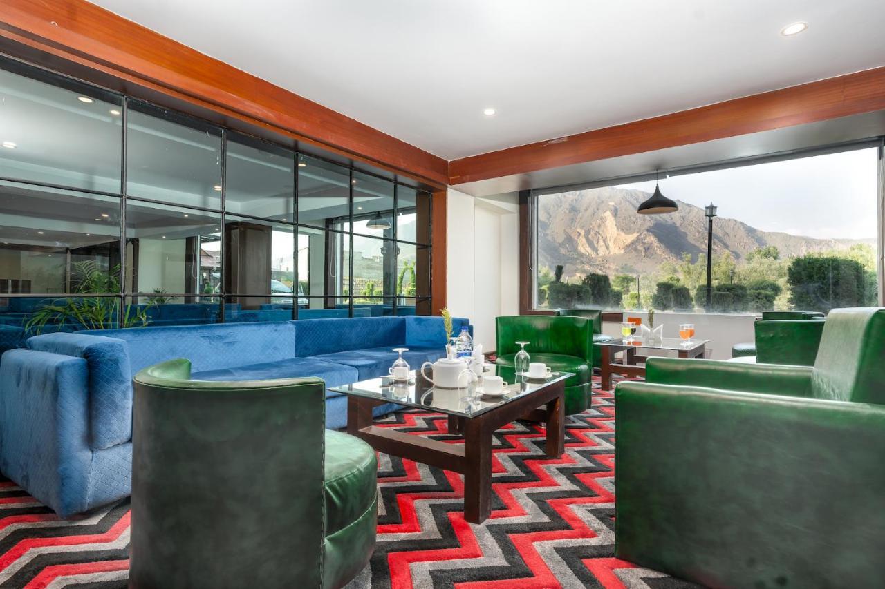 Hôtel The Chinar Srinagar Extérieur photo