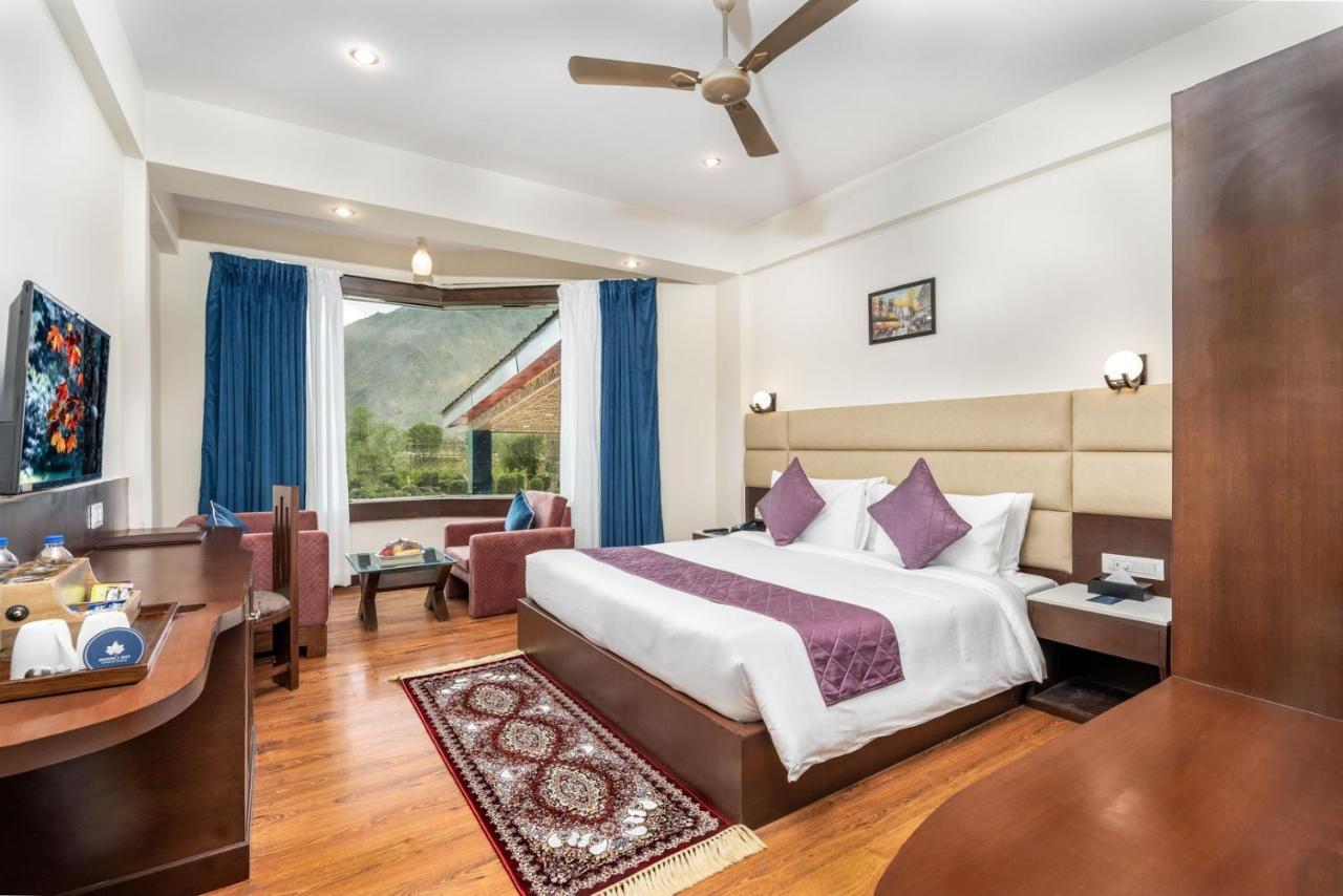 Hôtel The Chinar Srinagar Extérieur photo